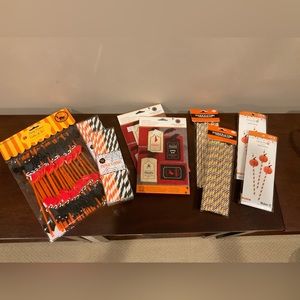 Assorted Halloween Party Goods - Treat Bags & Drinking Straws 🕷️ 🦇 🎃
